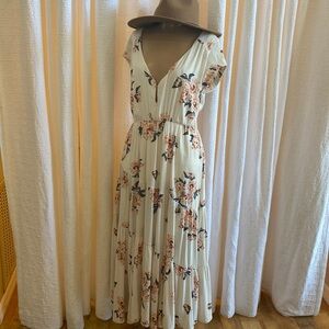 Ivory butterflies and flower Free people maxi fully lined gorgeous well made 12
